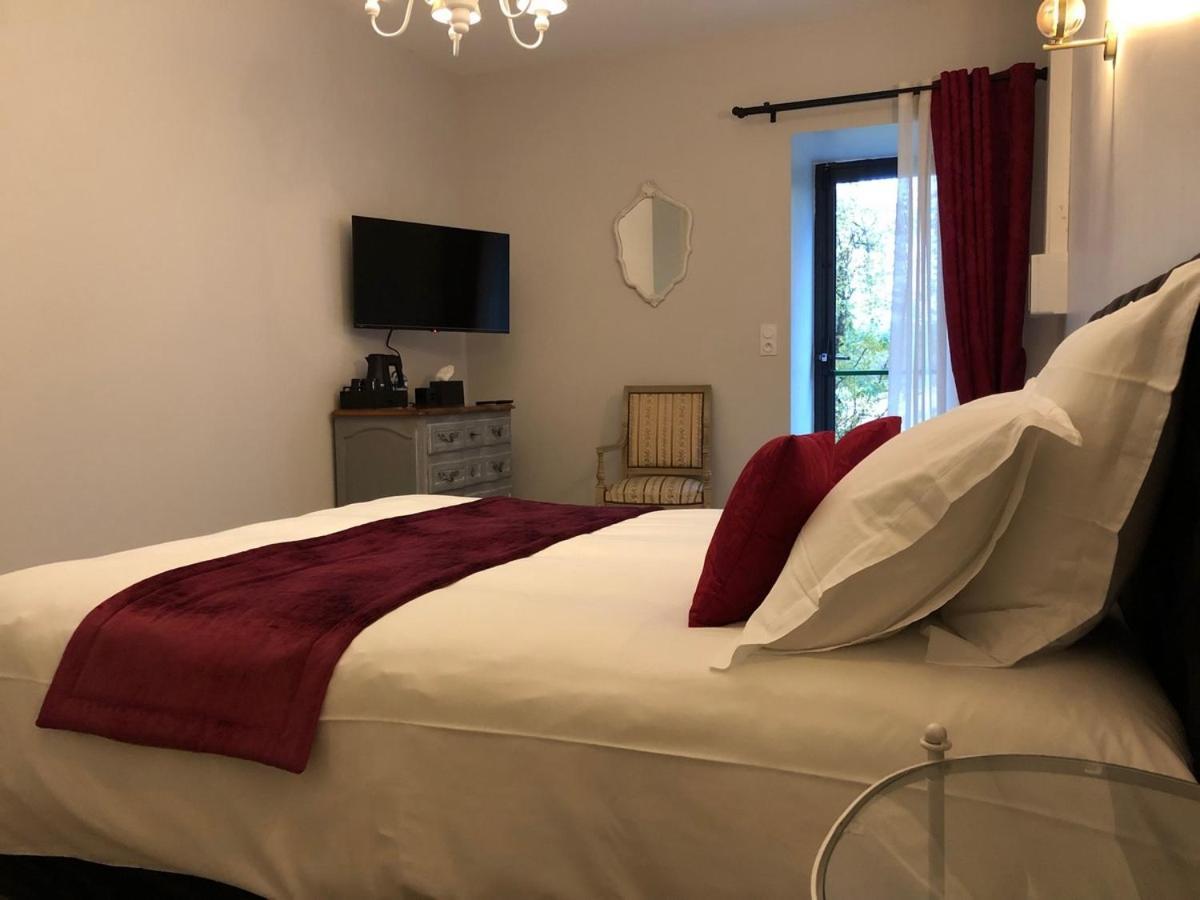 Domaine De Monplaisir Bed & Breakfast Caylus Exterior photo